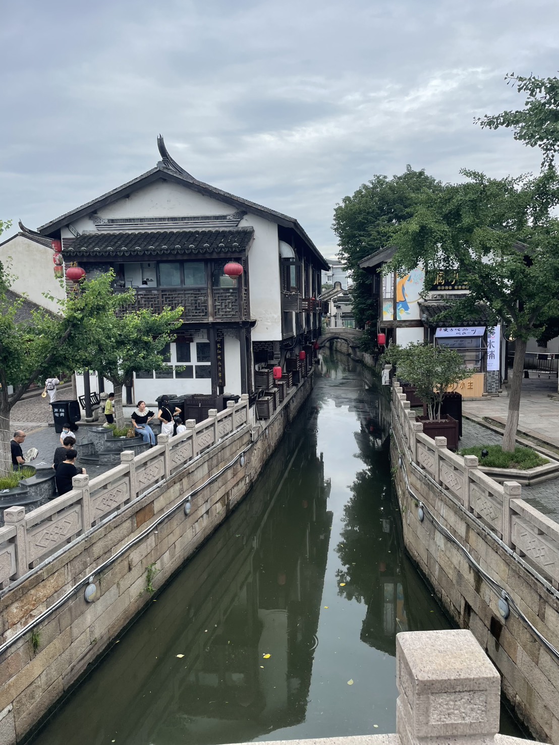 南翔古鎮の水路沿いの街並み