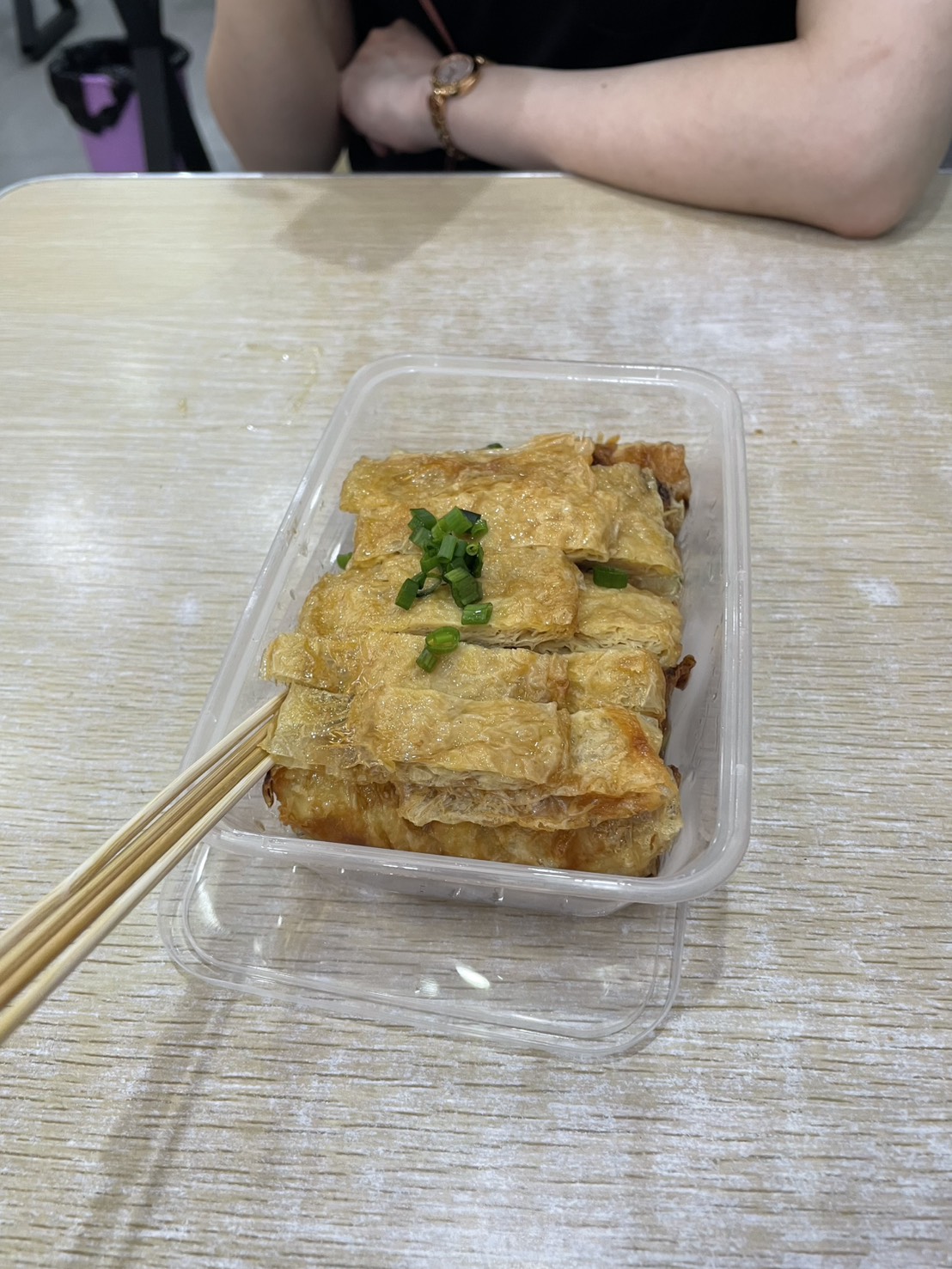 プラスチック容器に入った素鴨