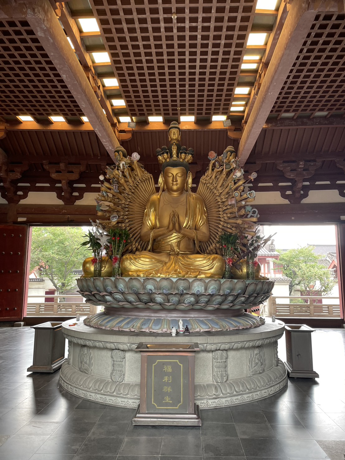 雲翔寺の千手観音像
