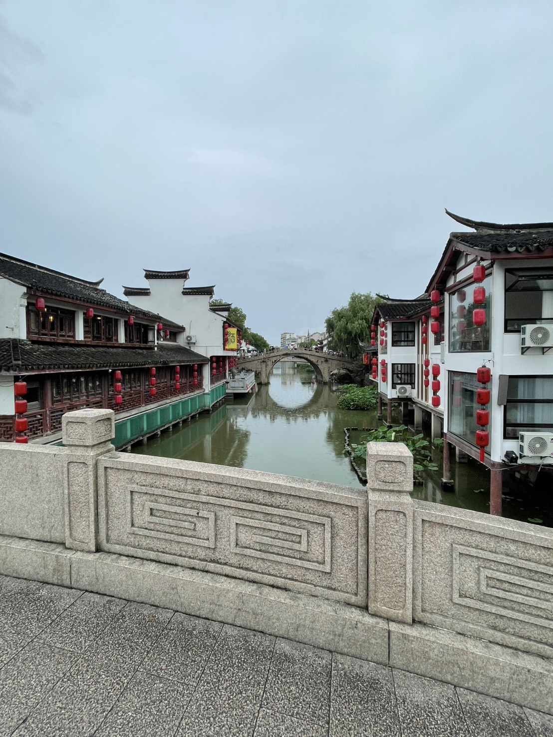 七宝老街の水路と石橋